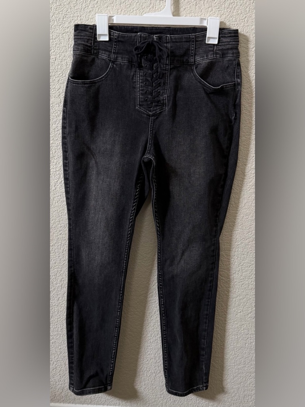 WE THE FREE (32)Lover's Knot High Rise Curvy Tie Front Skinny Jean Charcoal•flaw